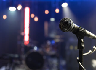 10 Rekomendasi Aplikasi Karaoke Terbaik, Temukan Bakat Tersembunyi! Aplikasi karaoke online