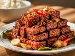 Resep Tahu Tempe Bacem: Resep Tradisional yang Bikin Kangen Rumah Tempeh manis pedas yang disajikan dengan irisan bawang dan cabai, menciptakan hidangan lezat khas Indonesia.