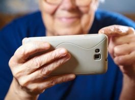 Perangkat Sistem Peringatan Medis yang Kian Berkembang Medical Alert Systems Perangkat Sistem Peringatan Medis