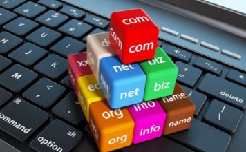Menggunakan Custom Domain atau Top Level Domain (TLD) Menggunakan Custom Domain atau Top Level Domain (TLD)
