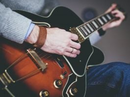 tips belajar main gitar untuk pemula